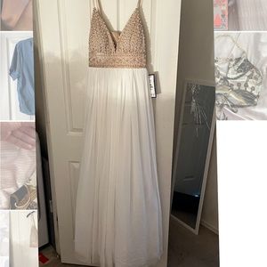 Beautiful NWT special event dress 13